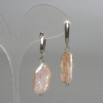 עגילים בארוק פנינים בגוון בנזין, קוטר 14×22 מ״מ, אורך 42 מ״מ, סגר אנגלי