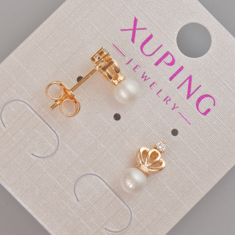 עגילי סטוד Xuping «הכתר» עם פנינה לבנה ואבני זירקון נוצצות, קוטר 12×6 מ״מ, ציפוי זהב 18K
