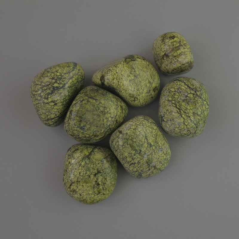 אבן מזכרת טבעית – סרפנטין גלטיבקה, קוטר 19×17 מ״מ (+-) אריזה 100 גרם