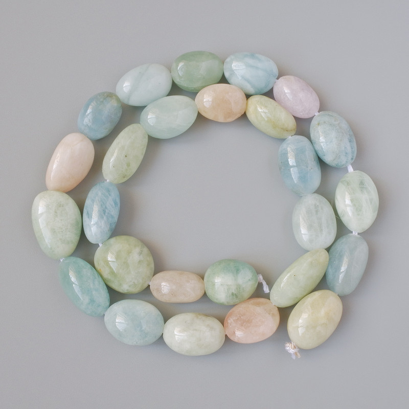 חרוזים מורגנייט אבן טבעית בצורת קאבוֹשון, קוטר 10×15 מ״מ, אורך ±39 ס״מ על חוט