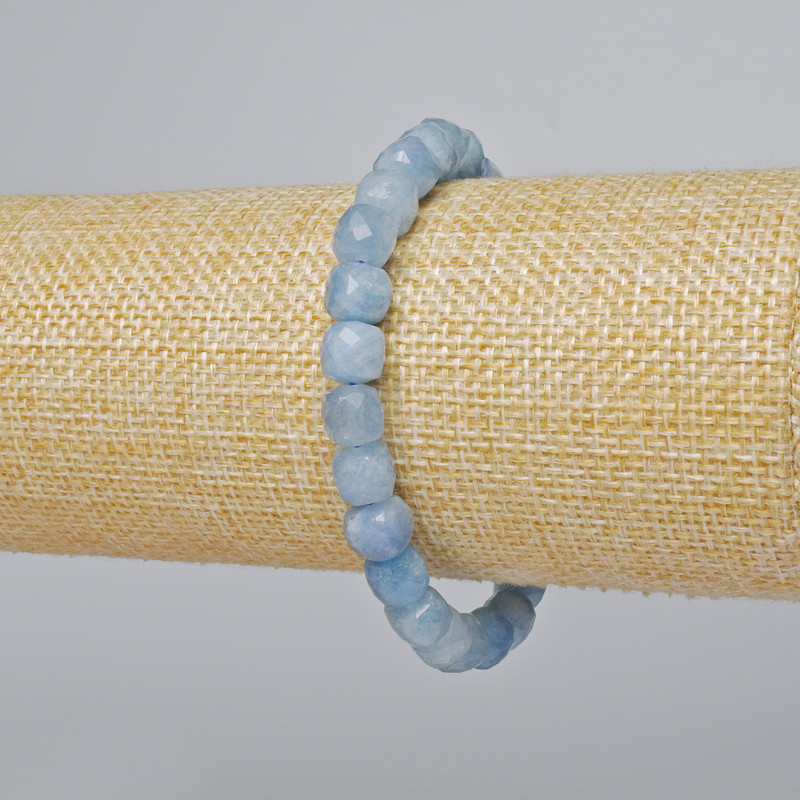 צמיד אקוומרין מאבן טבעית קובייה מלוטשת, קוטר 7.5 מ״מ, אורך 18 ס״מ (אלסטי)