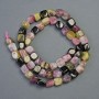 חרוזי טורמלין על חוט – אבן טבעית, צורה קובייתית מגולפת, קוטר 7×7 מ״מ, אורך כ-39 ס״מ