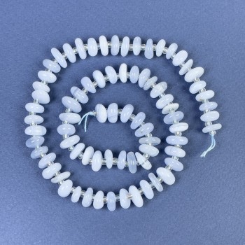 חרוזי אגת כחולה גלטיבקה 8-10×4 מ"מ על חוט, אורך 39 ס"מ