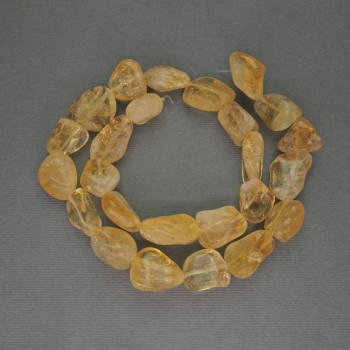 חרוזי ציטרין בצורת טיפה, קוטר 14-18×13-17 מ״מ על חוט, אורך 38 ס״מ+