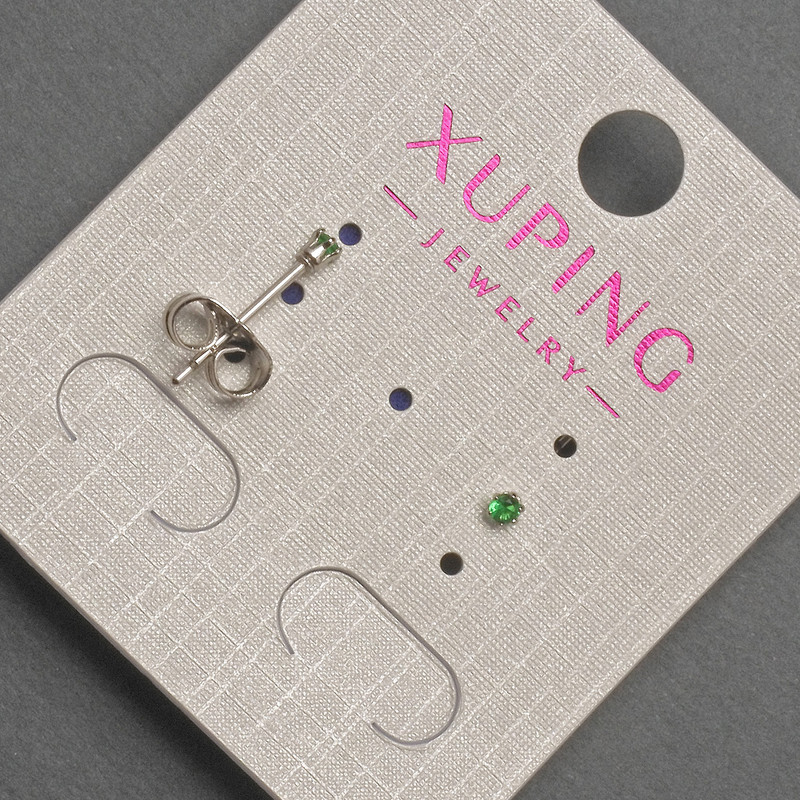 עגילי סטוד Xuping עם קריסטל ירוק, קוטר כ-2 מ״מ, ציפוי רודיום
