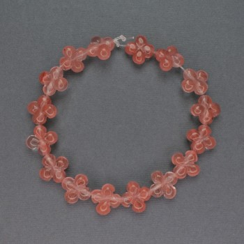 חרוזי חלצידון מאבן טבעית בצורת ארבעה עלים, קוטר 13×13 מ״מ, אורך 20 ס״מ