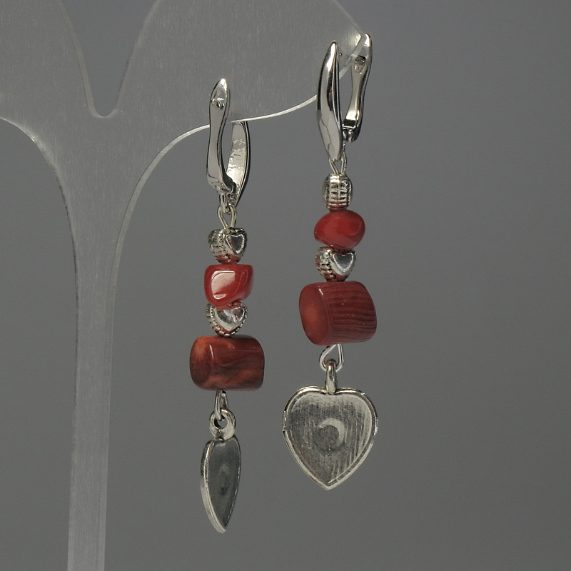 עגילי אלמוגים עם תוספות מתכת, אורך 57 מ״מ+