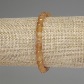 צמיד מציטרין מחורץ בצורת קוביות, קוטר כ-5.5 מ״מ, אורך כ-18 ס״מ ± סטרץ