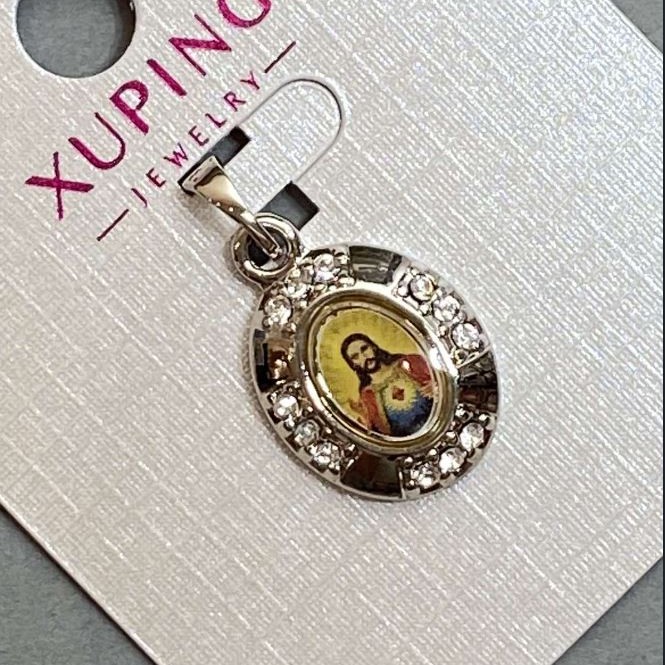 תליון «איקונה» Xuping בציפוי רודיום עם סטרזים לבנים, קוטר 20×13 מ״מ, אורך 25 מ״מ