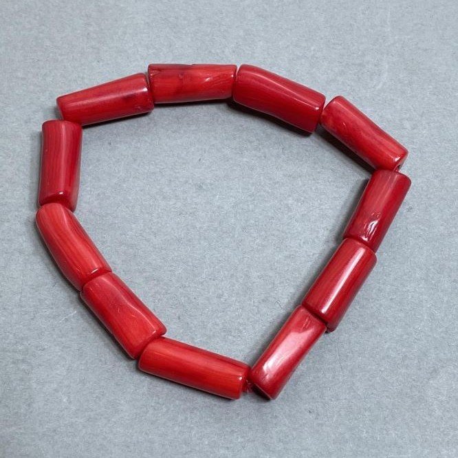 צמיד אלמוג חתוך 18–22×9–12 מ״מ, אורך 18 מ״מ +/- מתיחה