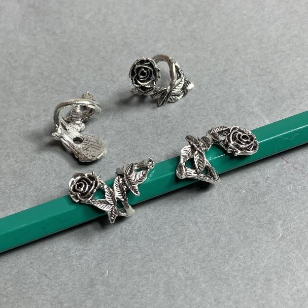 אביזרי תכשיטים – חרוזה-הכנסה בצבע כסף, קוטר 20×12 מ״מ, פתח בקוטר 8 מ״מ, אריזה 20 גרם ~16 יחידות