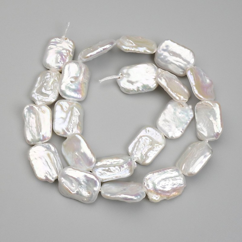 פניני בארוק עם גוון 'בנזין', קוטר 18×12,5–13,5 מ״מ, אורך 38 ס״מ