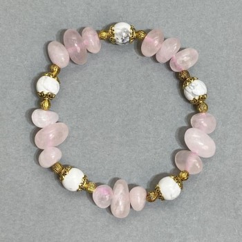 צמיד קוורץ ורוד מחוספים, חרוז כדורי 8 מ״מ של כחלונג, עם תוספות מתכת, אורך 18 ס״מ, סטרץ