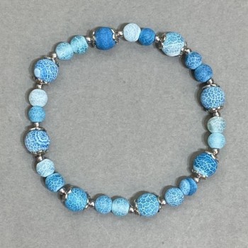 צמיד אגאט הקפוא, חרוזי אגאט בקוטר 5.5–7.5 מ״מ ± עם אלמנטים מתכתיים, אורך 18 ס״מ ±