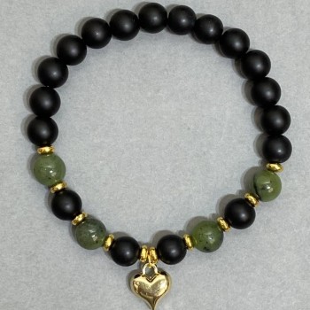 צמיד שונגייט ויהודייט – חרוזים בקוטר כ-8 מ״מ, עם תוספות מתכתיות, אורך כ-18 ס״מ, על בסיס אלסטי