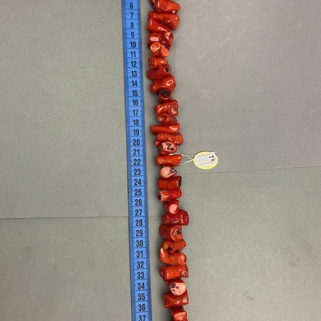 חרוזי אלמוג טבעיים מסותתים – תערובת גדלים