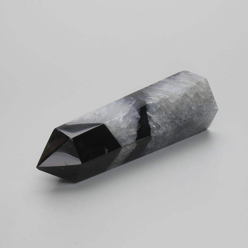 עיפרון מזכרת מאגאט שחור טבעי 90×26 mm+- מבחר גדלים משקל מ-100 גרם (לפי 100 גרם)
