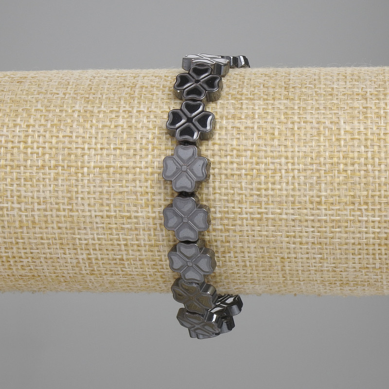 צמיד המטיט בצורת עלה ארבע עלים 10×10 מ"מ±, אורך 18 ס"מ± סטרץ'