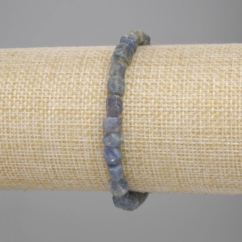 צמיד ספיר גולמי, קוטר 5-8×5-7 מ״מ+- אורך 18 ס״מ+-