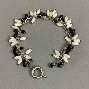 צמיד מחרוזי פנינה וזכוכית צ'כית מחוספסת, חרוזי 7×3.5 מ"מ, רונדלי צ'כים 4×3 מ"מ, אורך כ-19 ס"מ