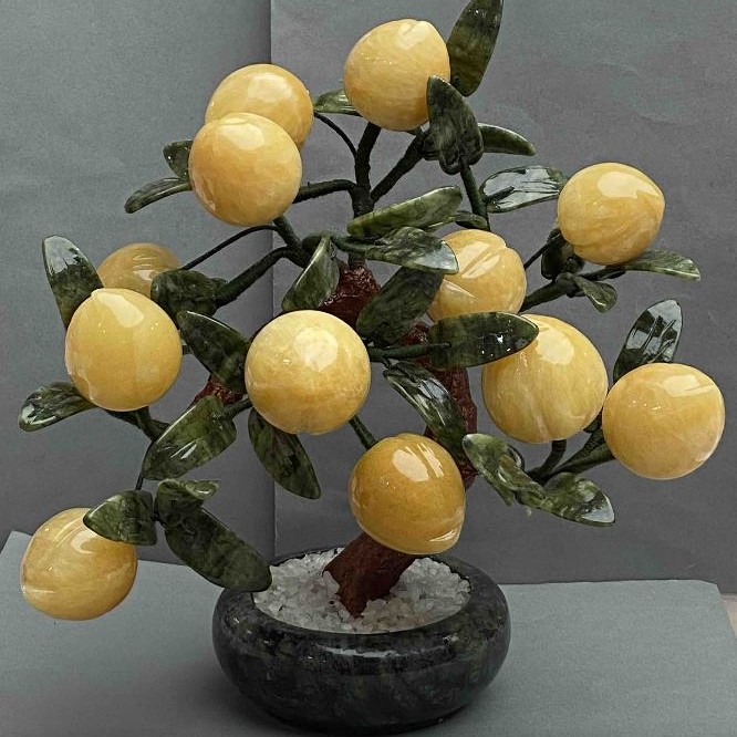 מזכרת: עץ דקורטיבי עשוי מאבנים טבעיות אוניקס, שיש ונפריט, 40 מ״מ+- גמיש ~, אורך 25 ס״מ+