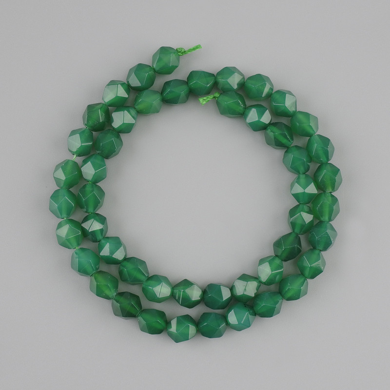 חרוזי אגת רב-פנים, קוטר 8×6.5 mm ±, אורך 38 cm ± על חוט