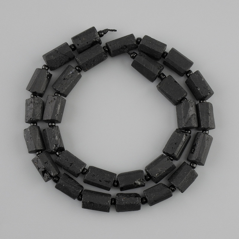 חרוזי טורמלין שורל חתוכים, קוטר 10.5–12×7–7.5 mm ±, חרוזים 3 mm ±, אורך 39 cm ±