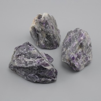 אבן אמטיסט טבעית גולמית, קוטר 42-58×33-36×26-42mm± (מגוון מידות) (מחיר ל-100 גרם)