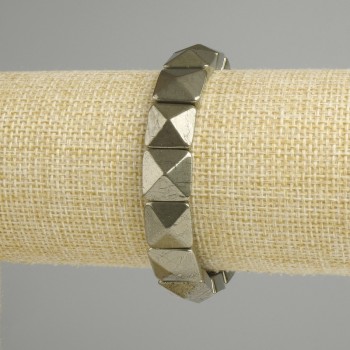 צמיד פיריט עם אבני קוביה מחוסלות 12×12mm+-, אורך 18cm+-, אלסטי
