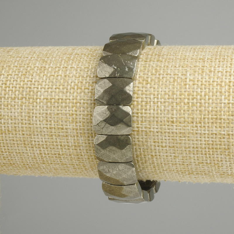 צמיד פיריט מחוסן, לולאות מלבניות 14×10mm ±, אורך 18cm ±, אלסטי