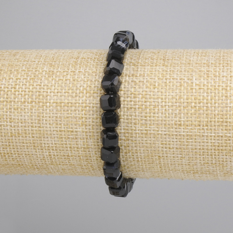 צמיד אגת קובייה מלוטשת בפאות, קוטר 6x6mm+-, אורך 18cm+- סטרץ'