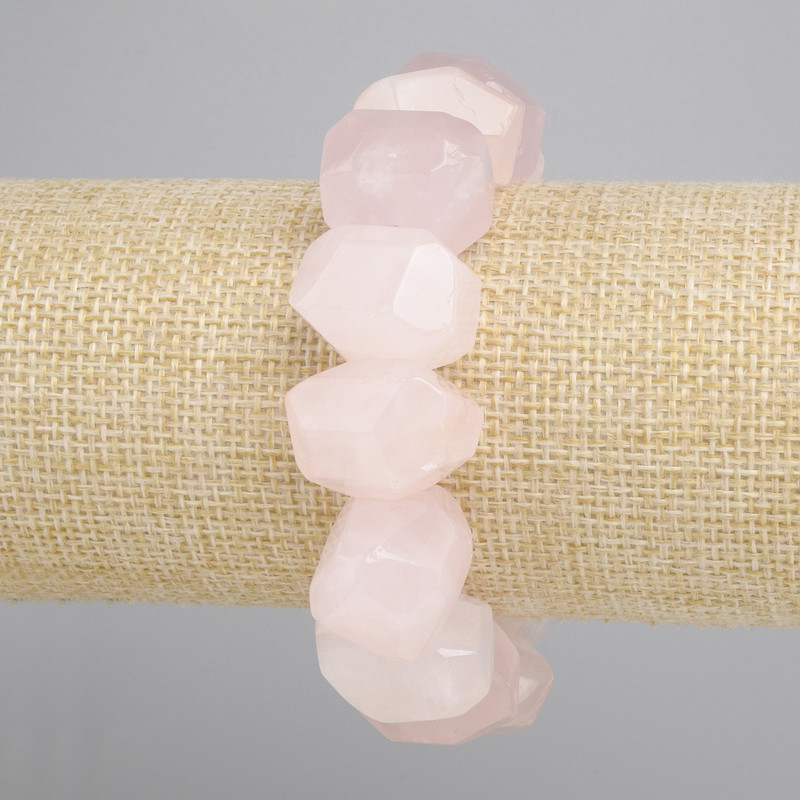 צמיד קוורץ ורוד רב-פאות, קוטר 18-20x12-15 mm, אורך 18 cm +- על בסיס אלסטי