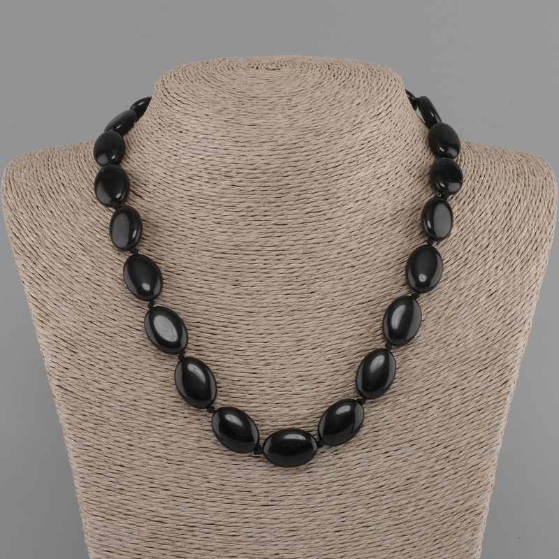 מחרוזת אגת אובל 18x13mm+-, אורך 45cm+- עם אבזם