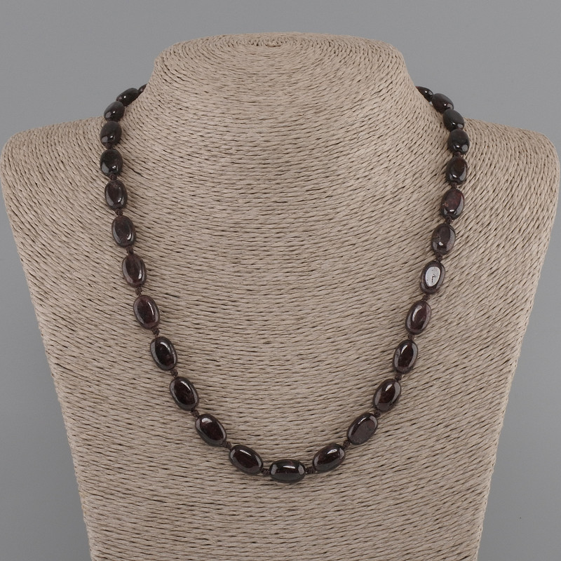 שרשרת גרנט אובלית 12×8 mm ±, אורך 45 cm ± עם סוגר