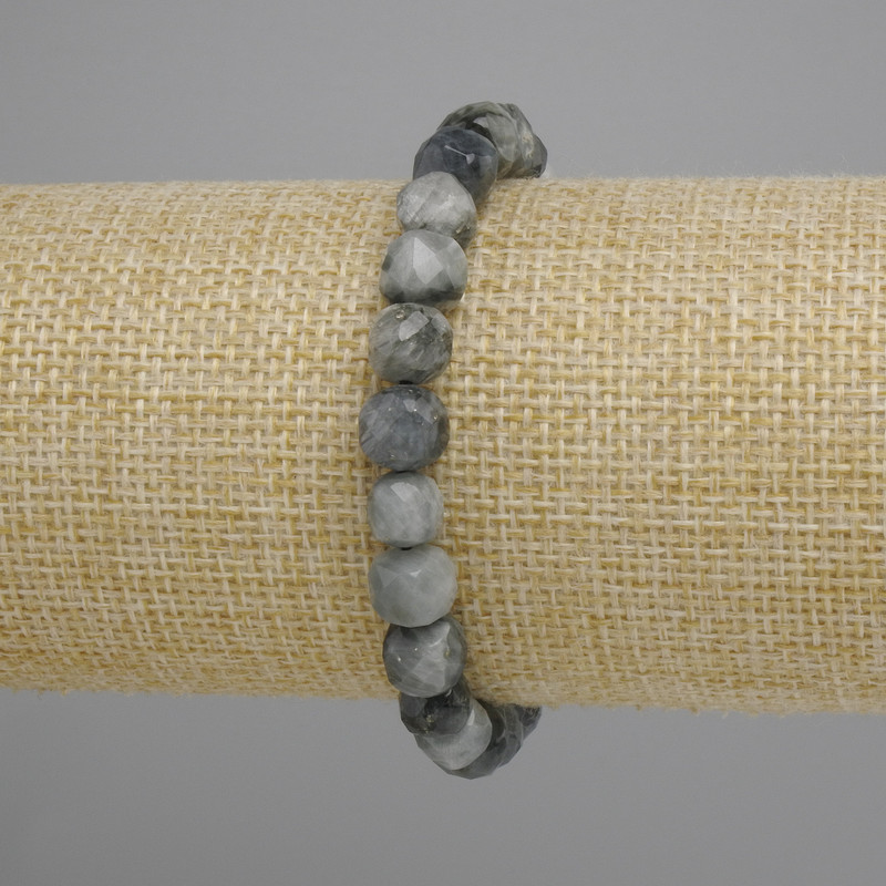 צמיד עין הנץ קוביות מחודדות, קוטר 7-8mm ±, אורך 18cm ± על בסיס סטרץ'