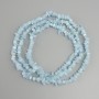 חרוזים אקוואמרין שבבי, קוטר 4–9×2–4 mm ±, אורך 76 cm ± על חוט דייג