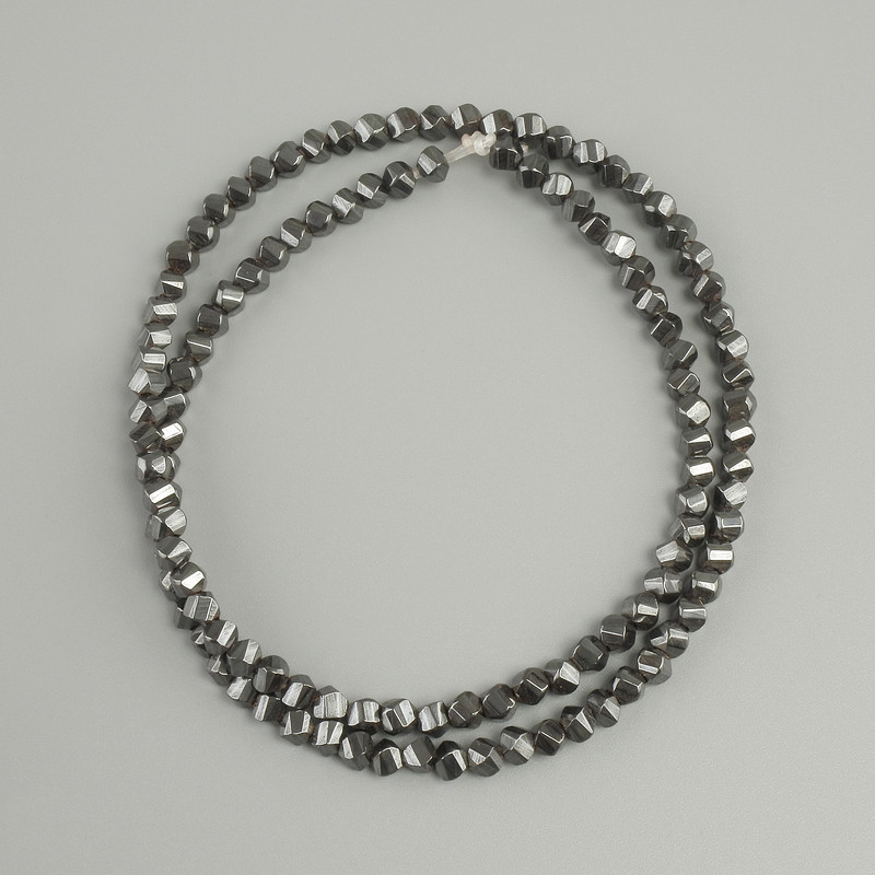 חרוזי המטיט רב-פנים בצורת רומב, קוטר 3.5×3 mm ±, אורך 39 cm ±