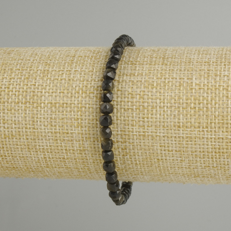 צמיד אובסידיאן שמשי קוביות מחודדות, ממד 4x4mm +-, אורך 18cm +-, סטרץ'