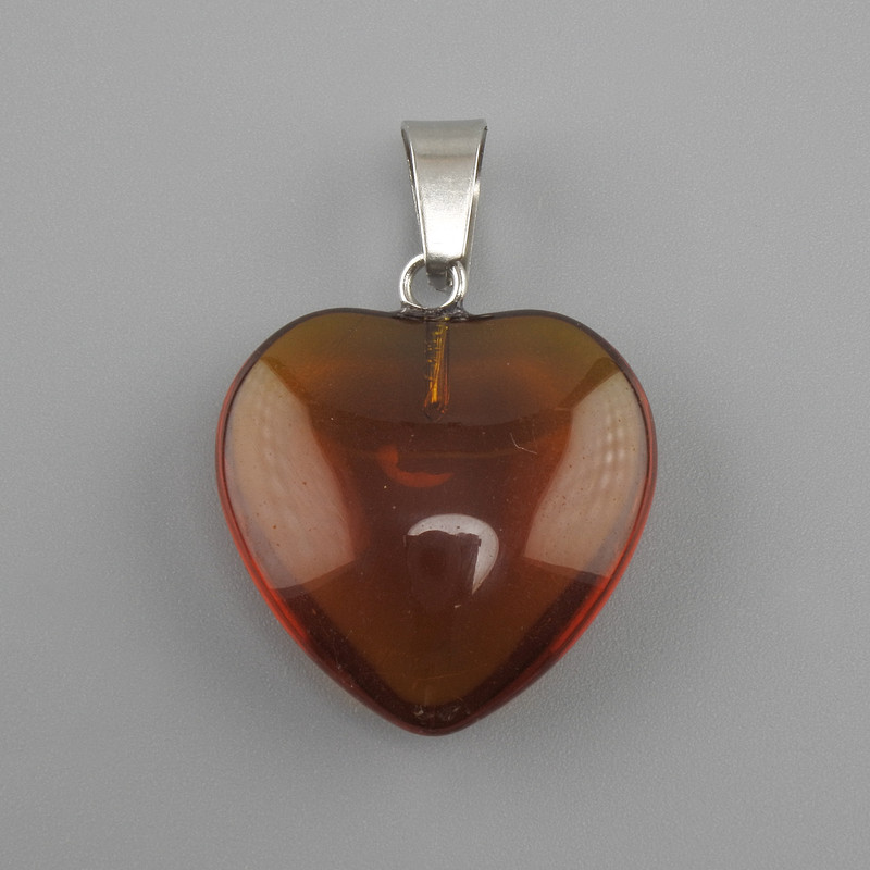 תליון 'לב' מזכוכית צבועה 16×16×25 mm+