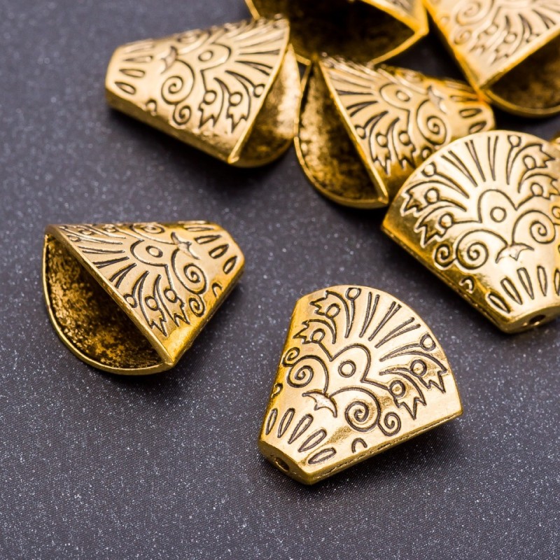 אביזרי תכשיטים: קצה לחרוזים בצבע «זהב עתיק», קוטר 18x19x7 מ״מ, פתח 5 מ״מ, אריזה 20 גרם ± 6 יחידות