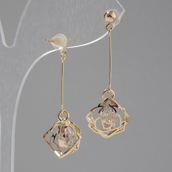 עגילים «איטאואליאו» ורדים עם קריסטלים, קוטר 12 מ״מ, אורך 25 מ״م, צבע זהב