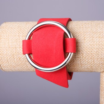 צמיד אדום מפטר נובוק, «אבזם» בצבע כסף