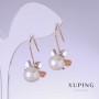 עגילים Xuping פרחים עם פנינים לבנות «מאיורקה», אורך 30 מ"מ, עובי 15 מ"מ מצופה בזהב 18K