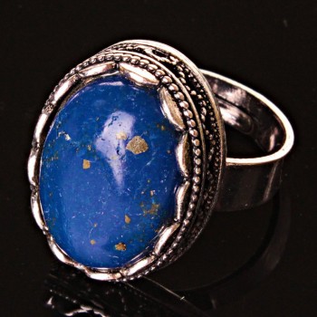 מכירה פומבית: טבעת לאזוריט בתושבת «שיניים» גודל M, אבן אובאלית 2.1×1.6 ס"מ ללא גודל