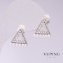 עגילים Xuping «משולשים עם פנינים לבנות מאיורקה» 13×13 מ״מ רודיום