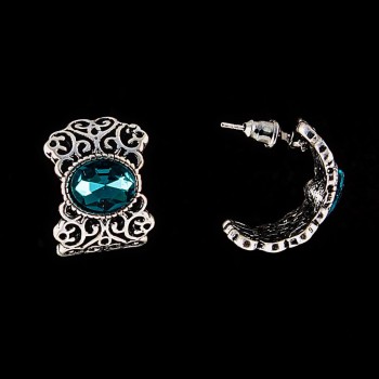 עגילי סטוד חצי-עגולים, בעיטור רשת, עם קריסטלים אובאליים בצבע ברקת / מצופים כסף / 20 × 15 מ״מ