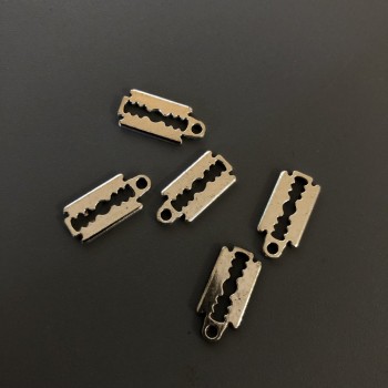 אביזרי תליון להב 15×7 מ״מ ± 25 יח'