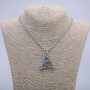תליון «עין הדרקון במשולש» 40×35 מ״מ על שרשרת, אורך 70 ס״מ +- מתכת כסופה