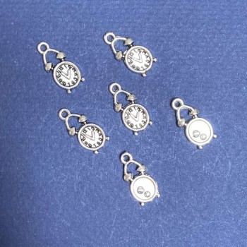 אביזרי תכשיטים תליון «שעון מעורר» צבע המתכת «כסף» מארז 20 גרם +/- 20 יחידות