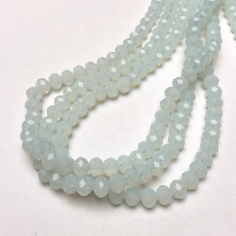 חרוזים מקריסטל צ'כי על חוט, שקופים חלביים, בצורת רונדל מחורץ, קוטר 8×6 מ״מ, אורך 40–42 ס״מ